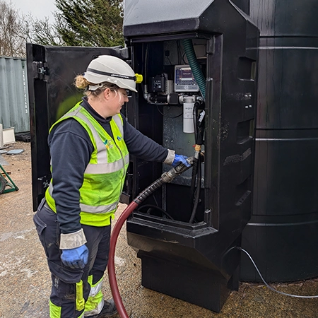 Kirsten delivering HVO fuel to GROB.